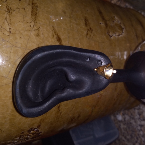 Vintage Avon gold Bell rhinestone earrings - Picture 5 of 5